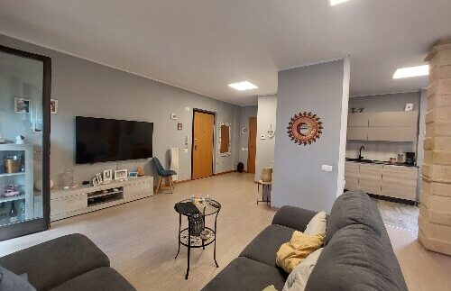 57384DF3 F581 4490 BC2B E56E8171FACE