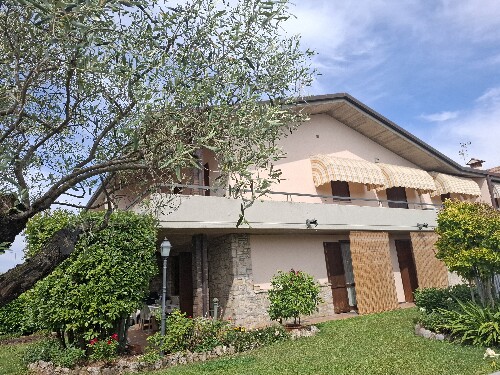 17AD9B2E 1C1E 4635 A15F 34BFA547F561