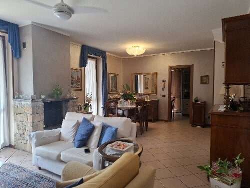 5B860F39 F05A 49A1 B9FD 3003A484C6B5