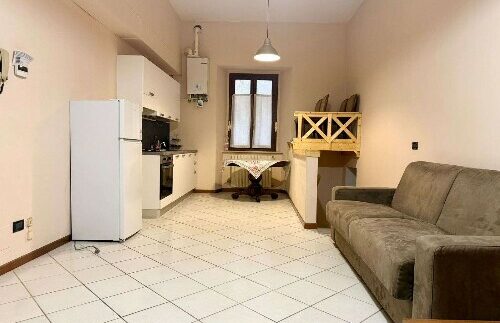 03E517F6 B4A1 4599 B541 70EC7327E12A