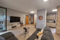 57384DF3 F581 4490 BC2B E56E8171FACE