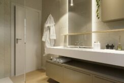 F223E124 6DEA 47C5 AD64 ECE2153E3248