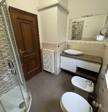 E63DFE2F 8F0C 46F4 83A8 76BE94F6C81C 1