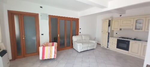 EA8C4AE1 90EE 4956 A45E 0A26BF790A4B